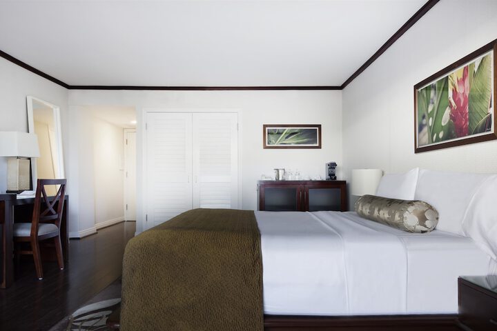 Room 4 of 63