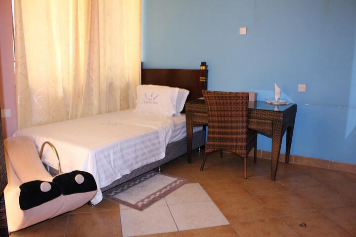 Room 13 of 29