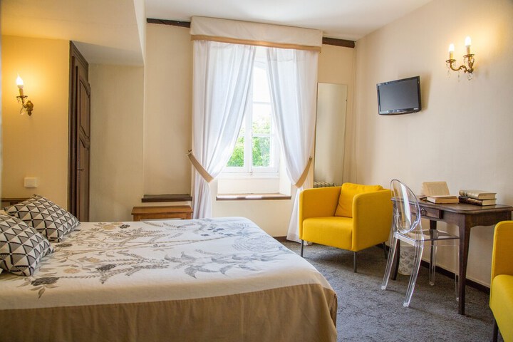 Room 6 of 35