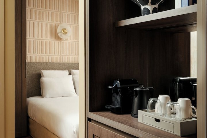 Room 7 of 30