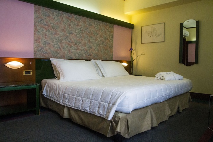 Room 7 of 50