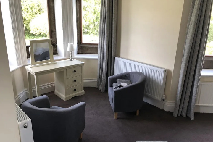 Room 4 of 14