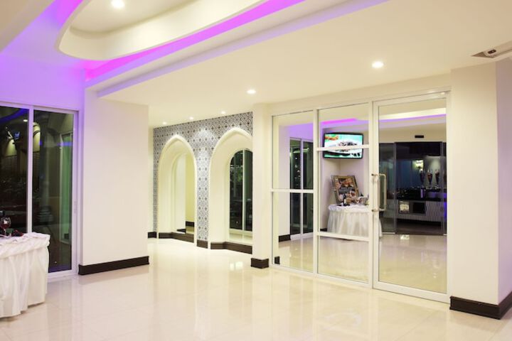 Hotel 2 of 79