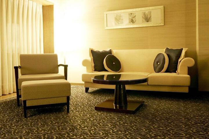 Room 43 of 99
