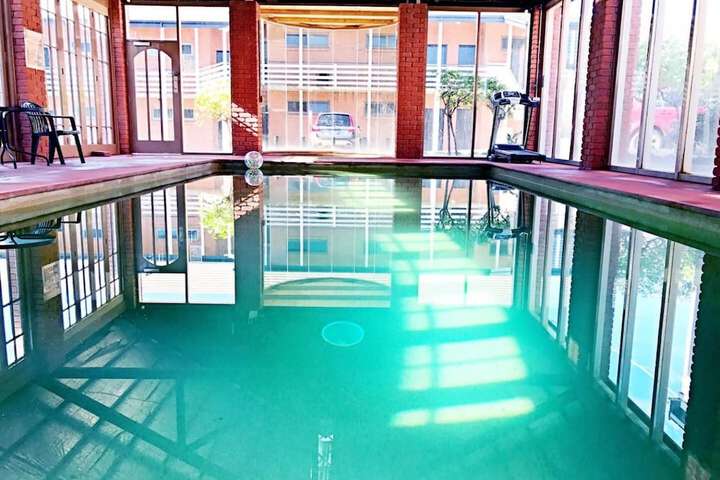 Hotel with Pool