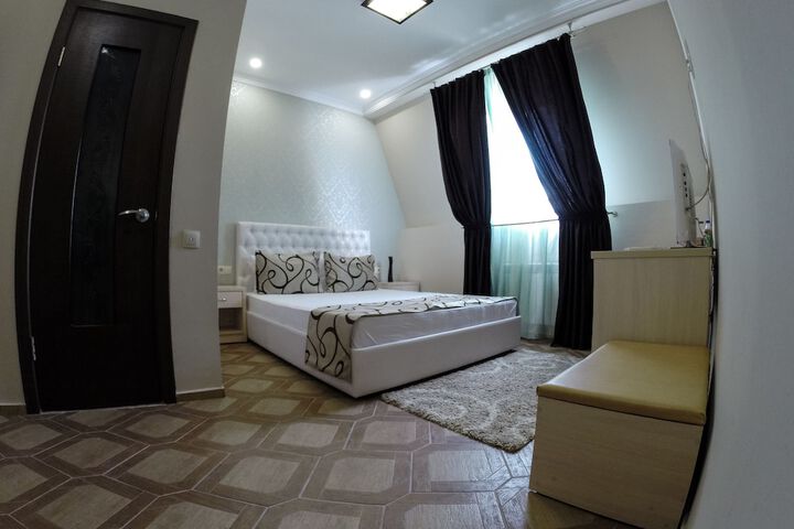 Room 7 of 35