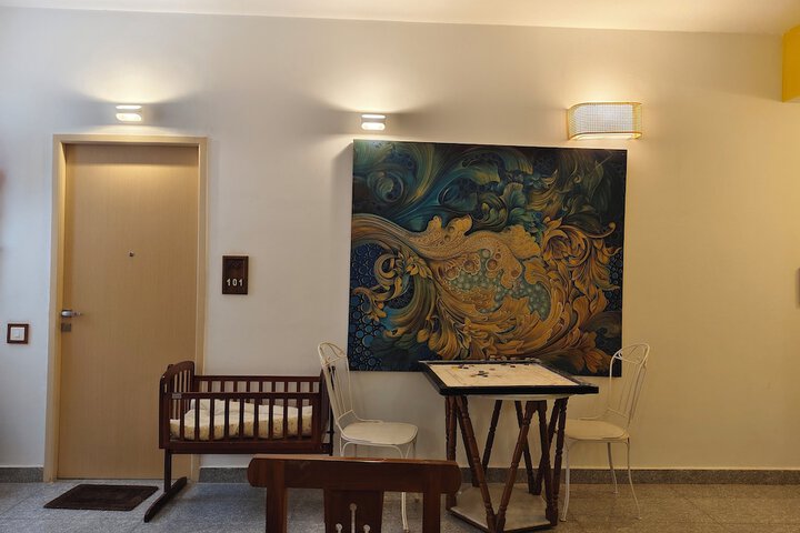Room 4 of 85
