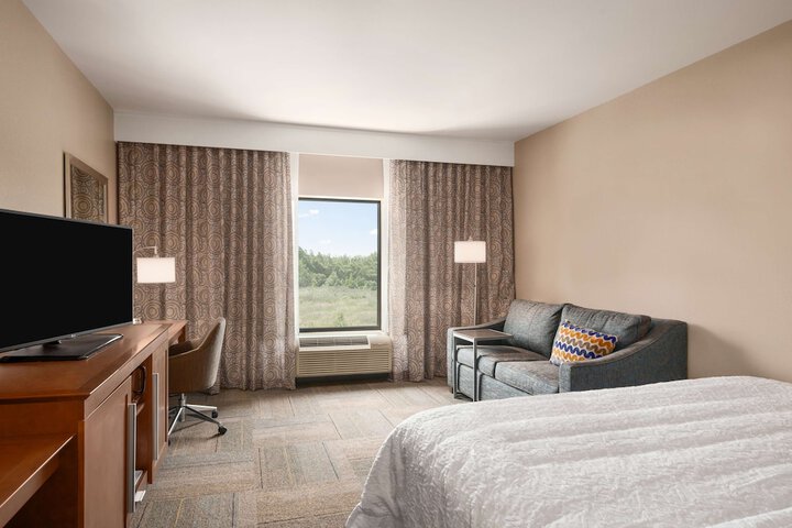 Room 7 of 32