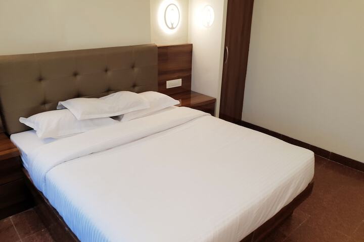 Room 33 of 97