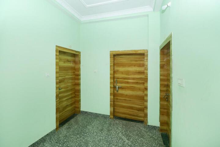 OYO 834794 Hotel Royal Residency