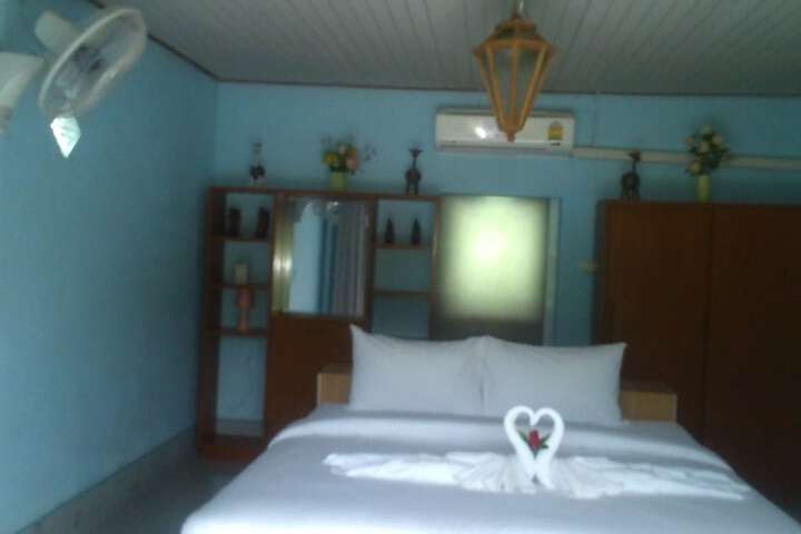 Room 4 of 50