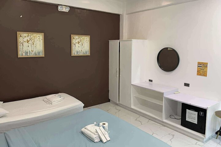 Room 13 of 66