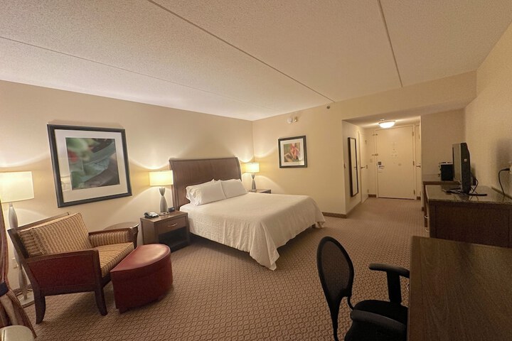 Room 7 of 28