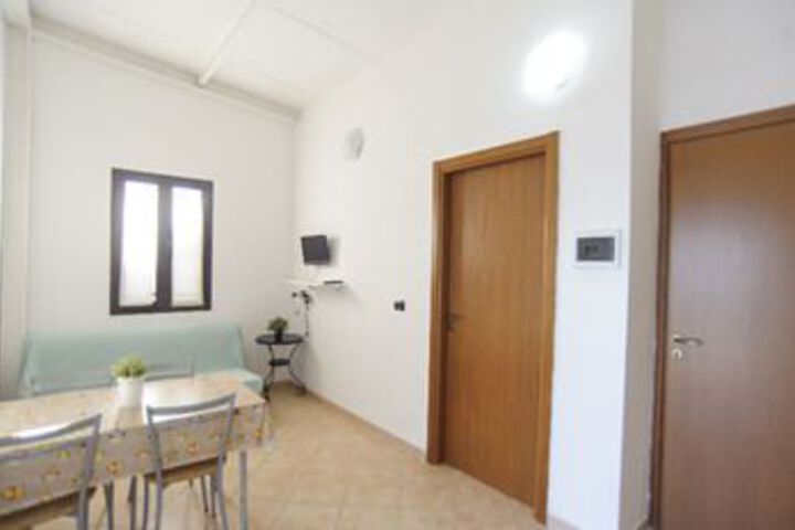 Room 14 of 22