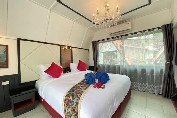 Room 9 of 82
