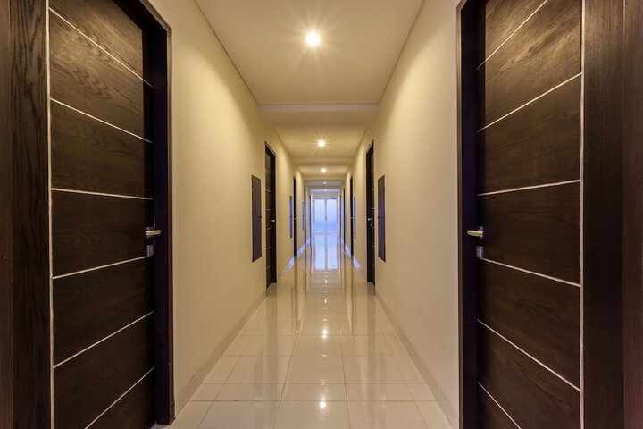 Ballroom/Hall 28 of 36