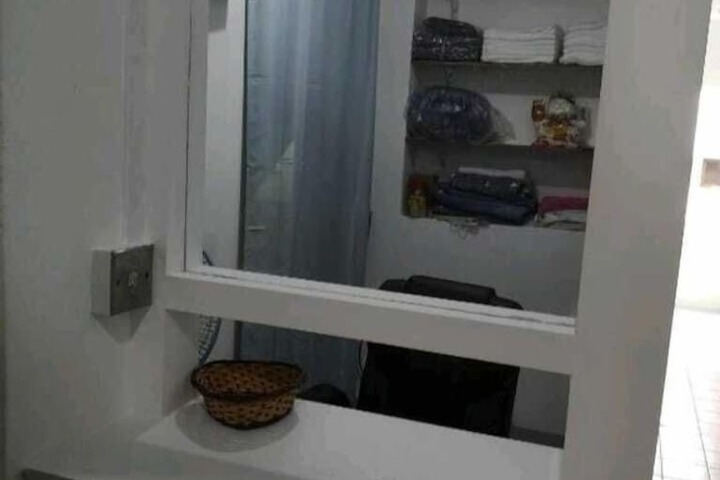 Room 3 of 8