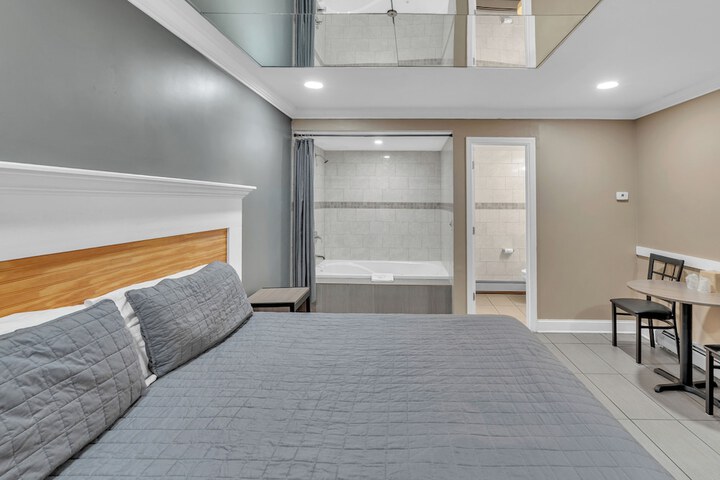 Room 8 of 29