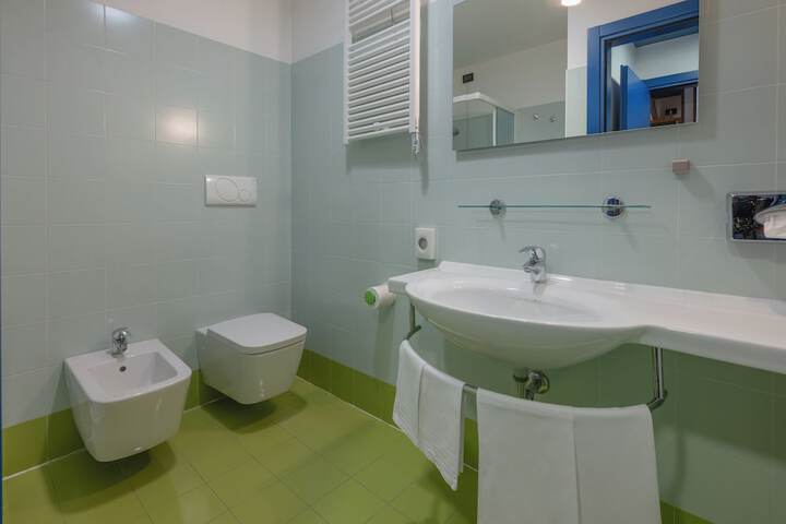 Room 9 of 23