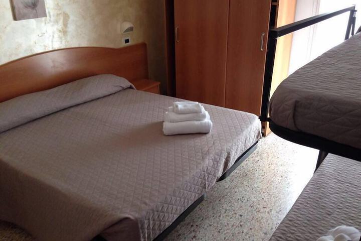 Room 8 of 35