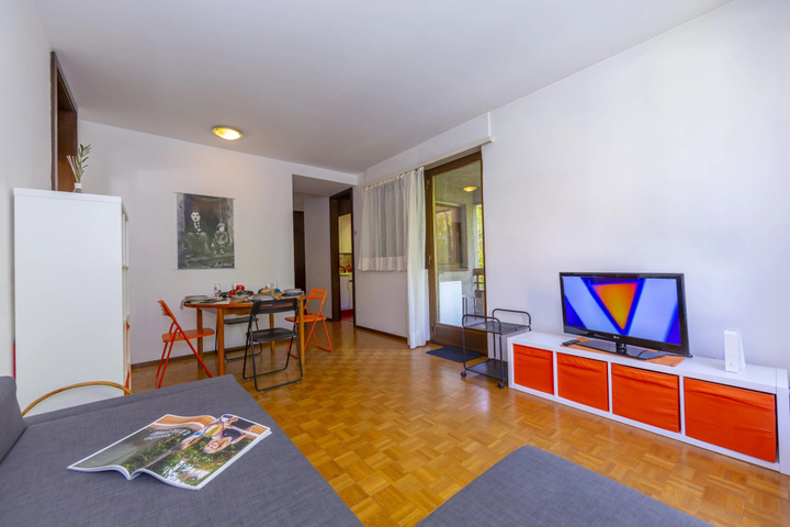 Room 3 of 8