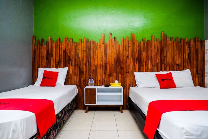 Room 4 of 42