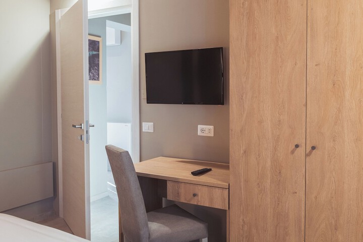 Room 35 of 134