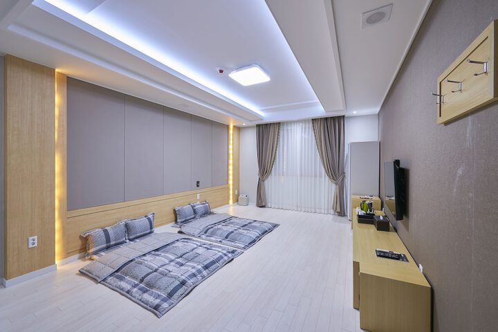 Room 40 of 61