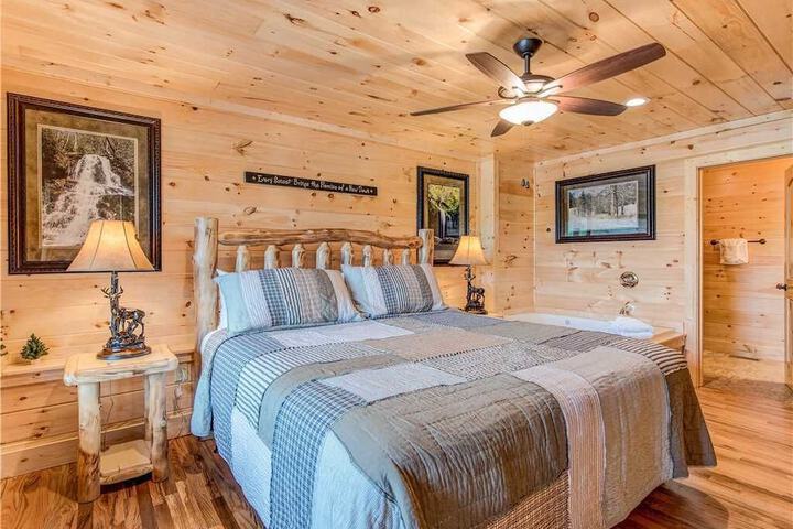 Smoky Mountain Dream Five Bedroom Cabin