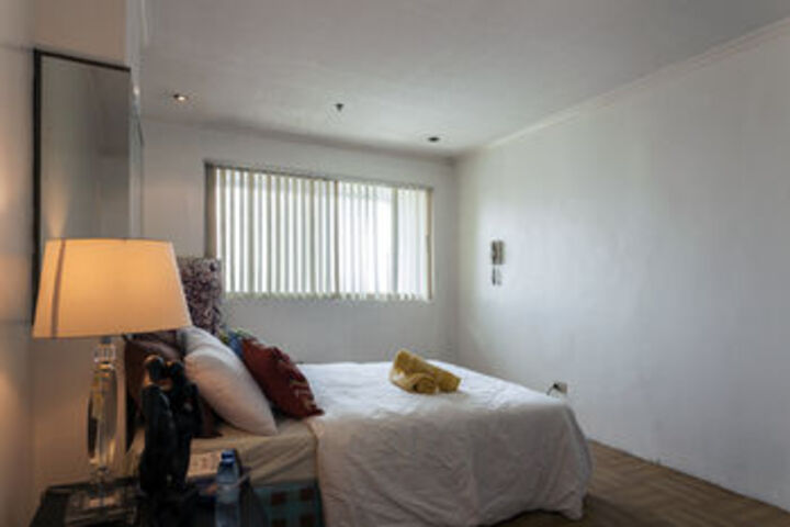 Room 14 of 25