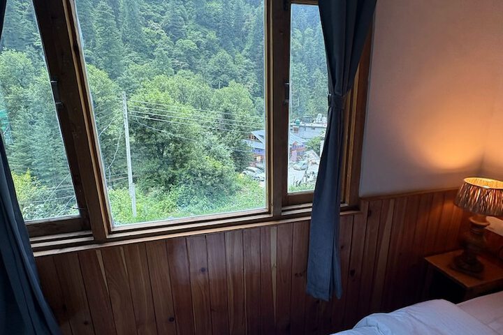 Room 6 of 21