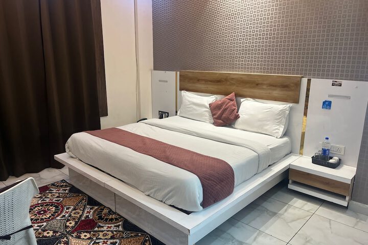 Room 16 of 42