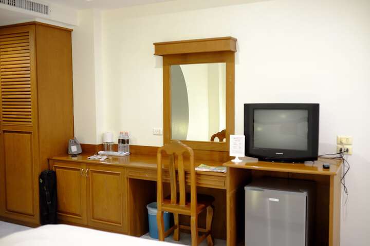 Room 33 of 45