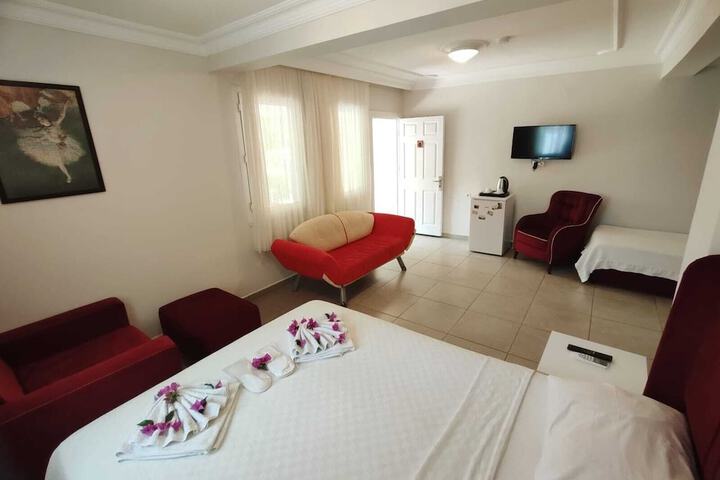 Room 25 of 107