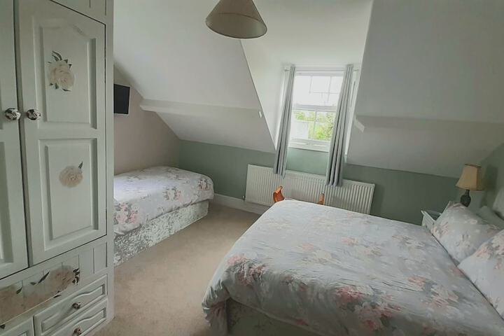 Room 28 of 125
