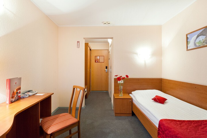 Room 5 of 44