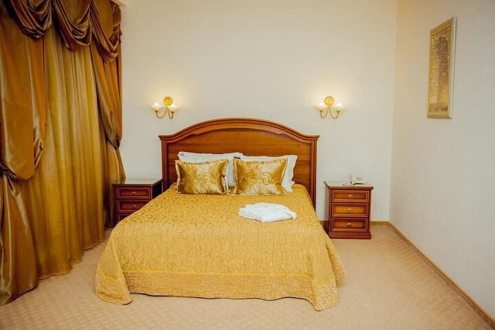 Room 4 of 61
