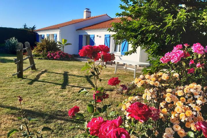 Maison récente avec jardin 4 chambres, proche mer et commerces à Bouin - FR-1-426-129