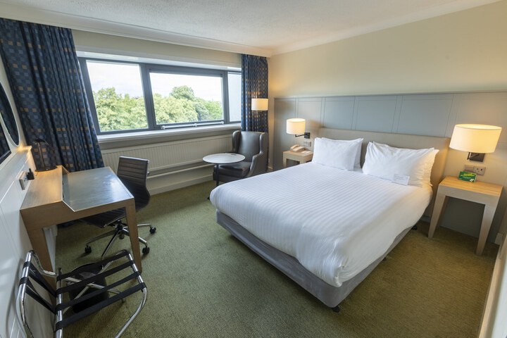 Room 10 of 76