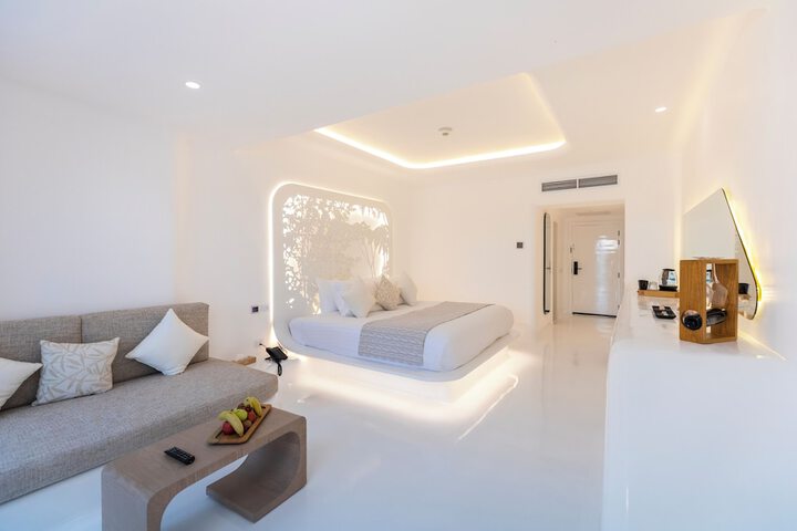 Room 8 of 74