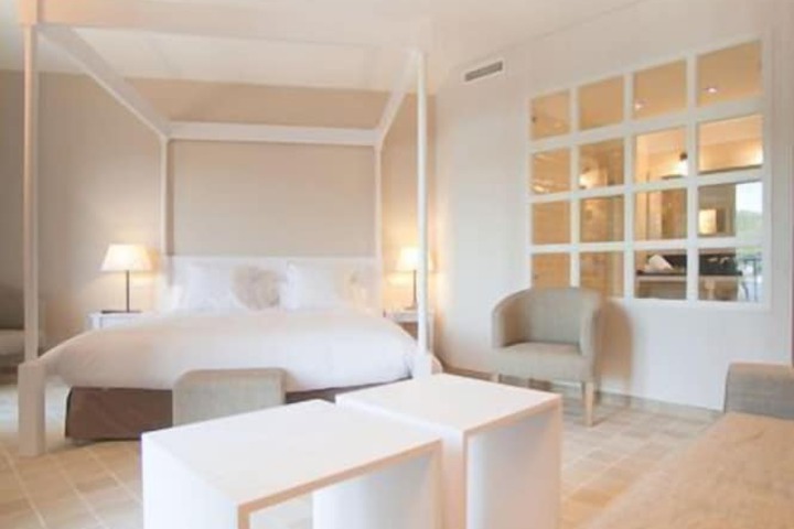 Room 4 of 45