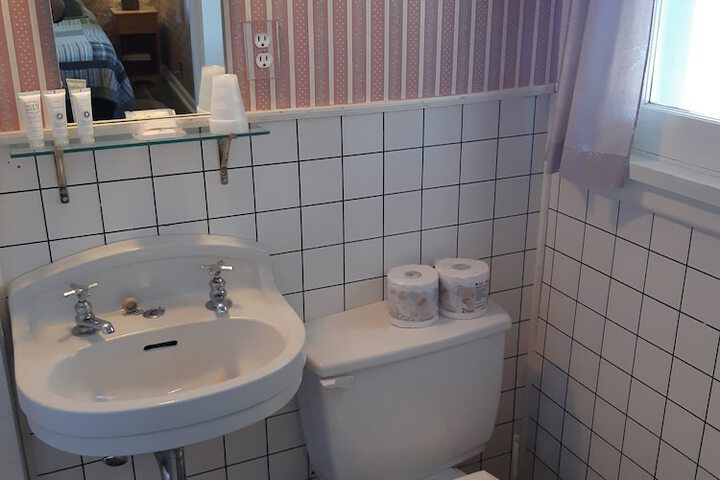 Room 164 of 215