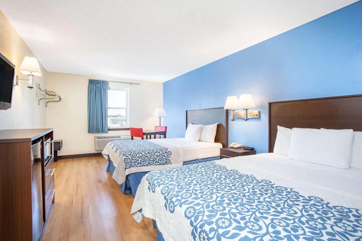 2 Queen Beds Kitchenette Second Floor (14 of 20)
