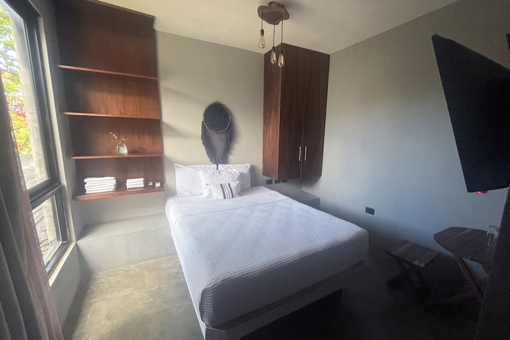 Room 3 of 42