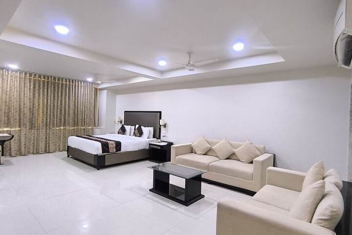 Room 18 of 43