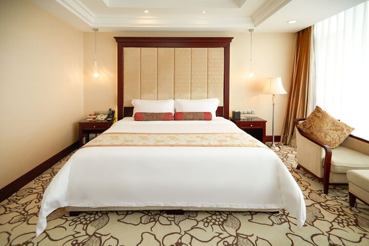 Room 21 of 103