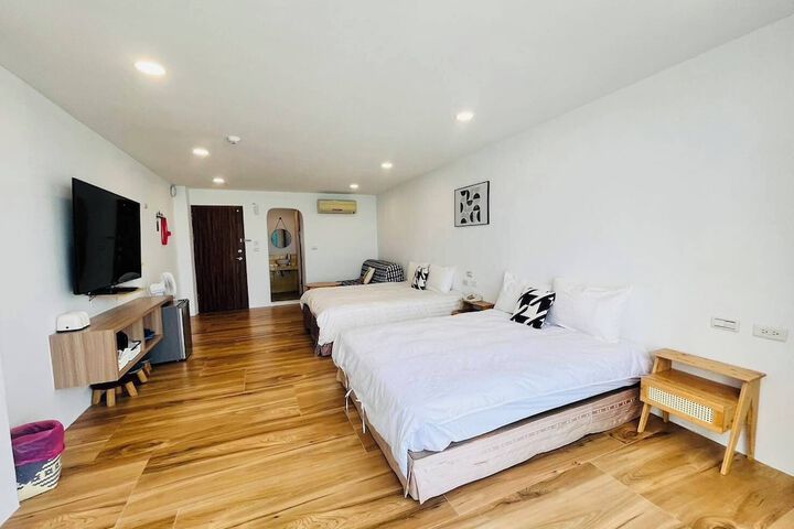Room 8 of 40