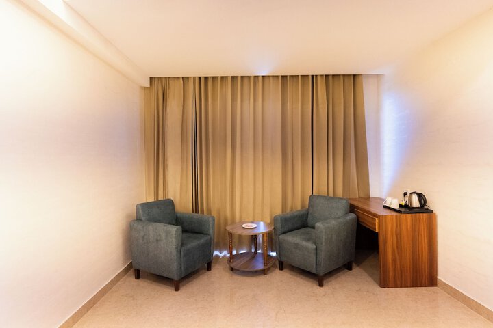 Room 13 of 73