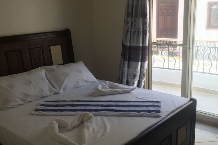 Room 12 of 35