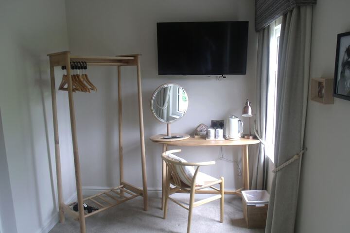 Room 6 of 14